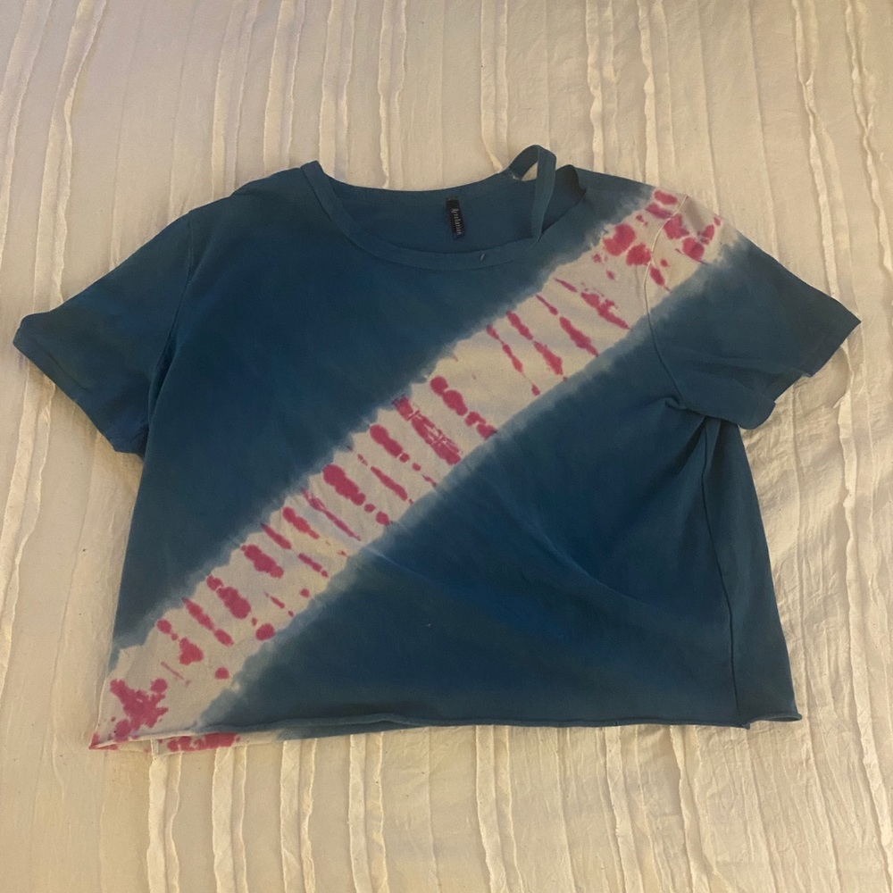 Tye Dye Tee-shirt with cutout